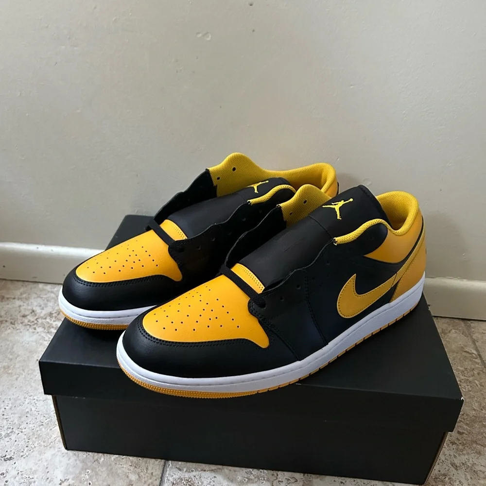Nike Air Jordan 1 Low 553558-072 "Black/White/Yellow Ochre" Men's NEW 16
